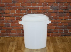 Vysoká nádoba s víkem na mléko, syrovátku, vodu apod. (50–100 l)